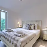Villa Ardiletta By Interhome